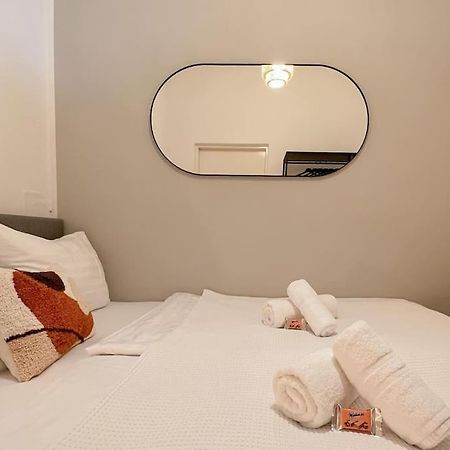 Cozy & Central 2 Bedroom Apartment Вена Экстерьер фото