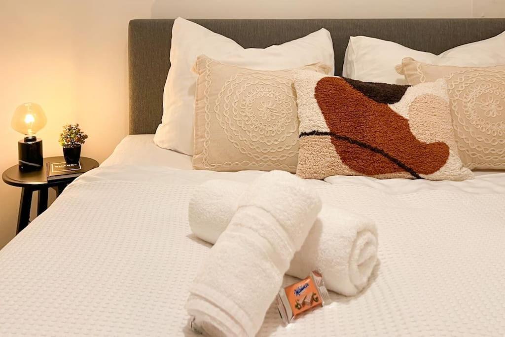 Cozy & Central 2 Bedroom Apartment Вена Экстерьер фото