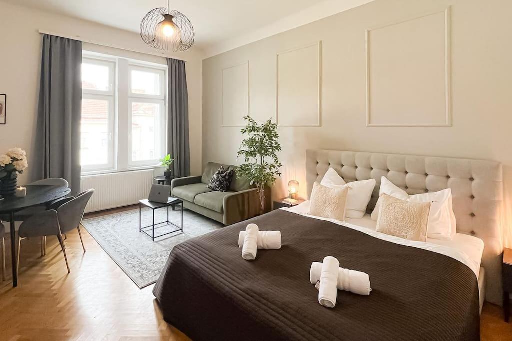 Cozy & Central 2 Bedroom Apartment Вена Экстерьер фото